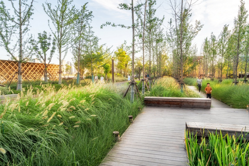 public space of yangpu riverfront south section phase ii china by daguan landscape design