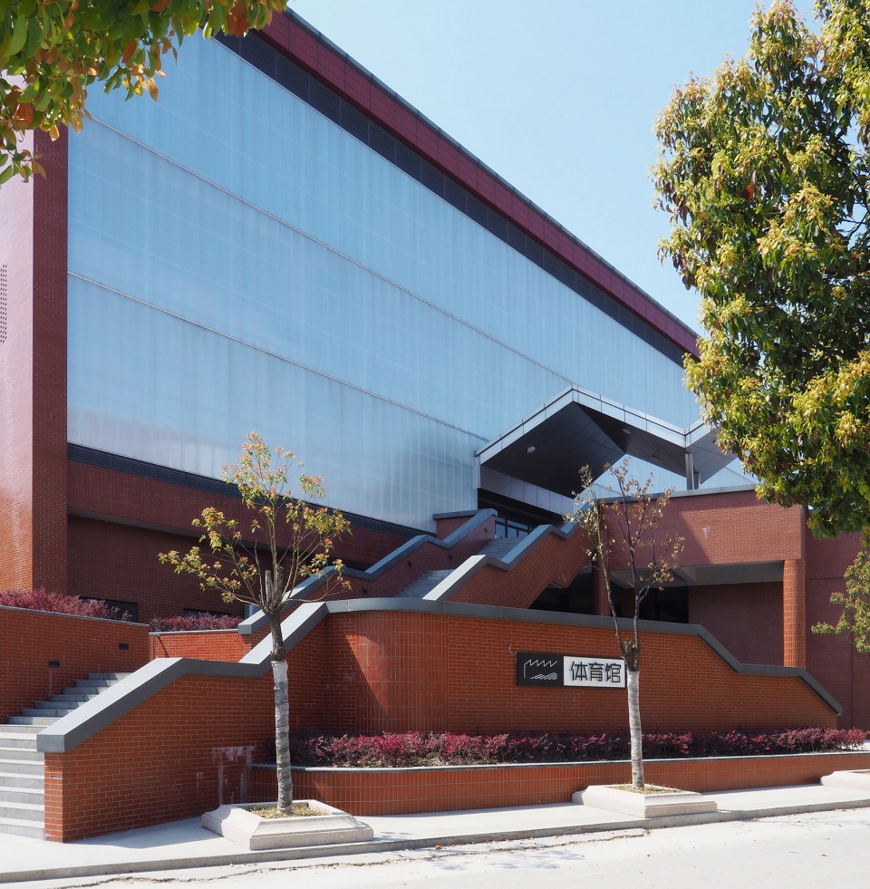 jinhong middle school gymnasium china by le architects
