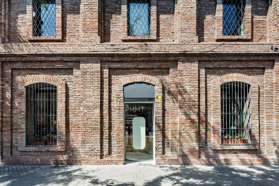 the new office of pmmt arquitectura by pmmt arquitectura