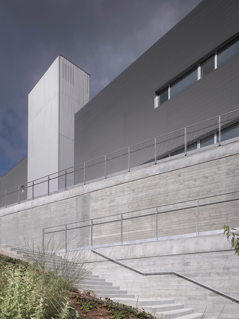 haifa university student center by chyutin architects
