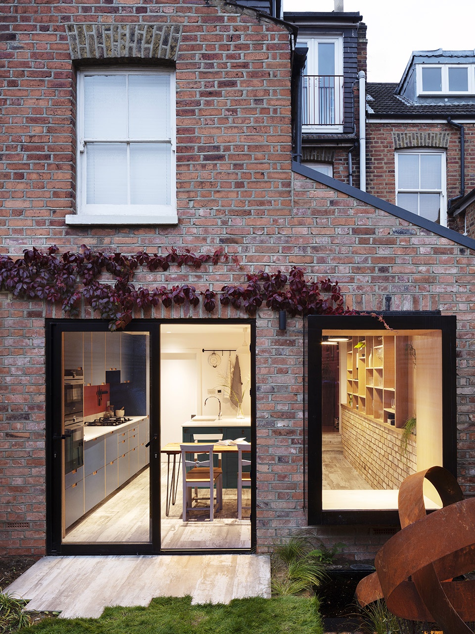 almington street house by amos goldreich architecture