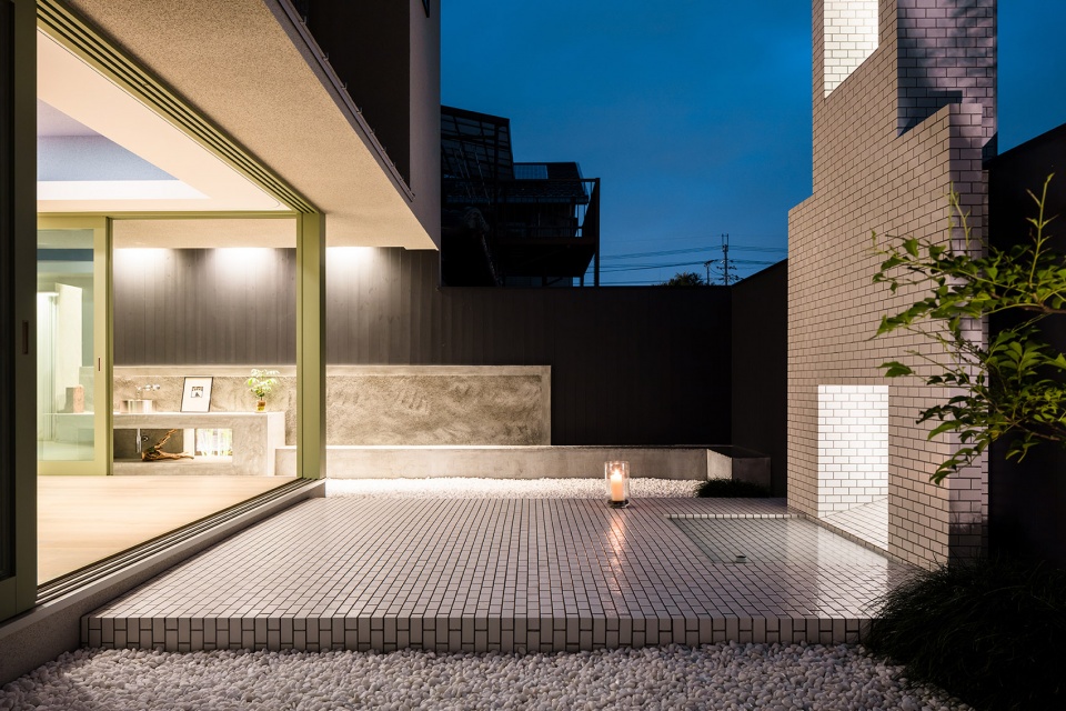 house of scenes by formkouichi kimura architects