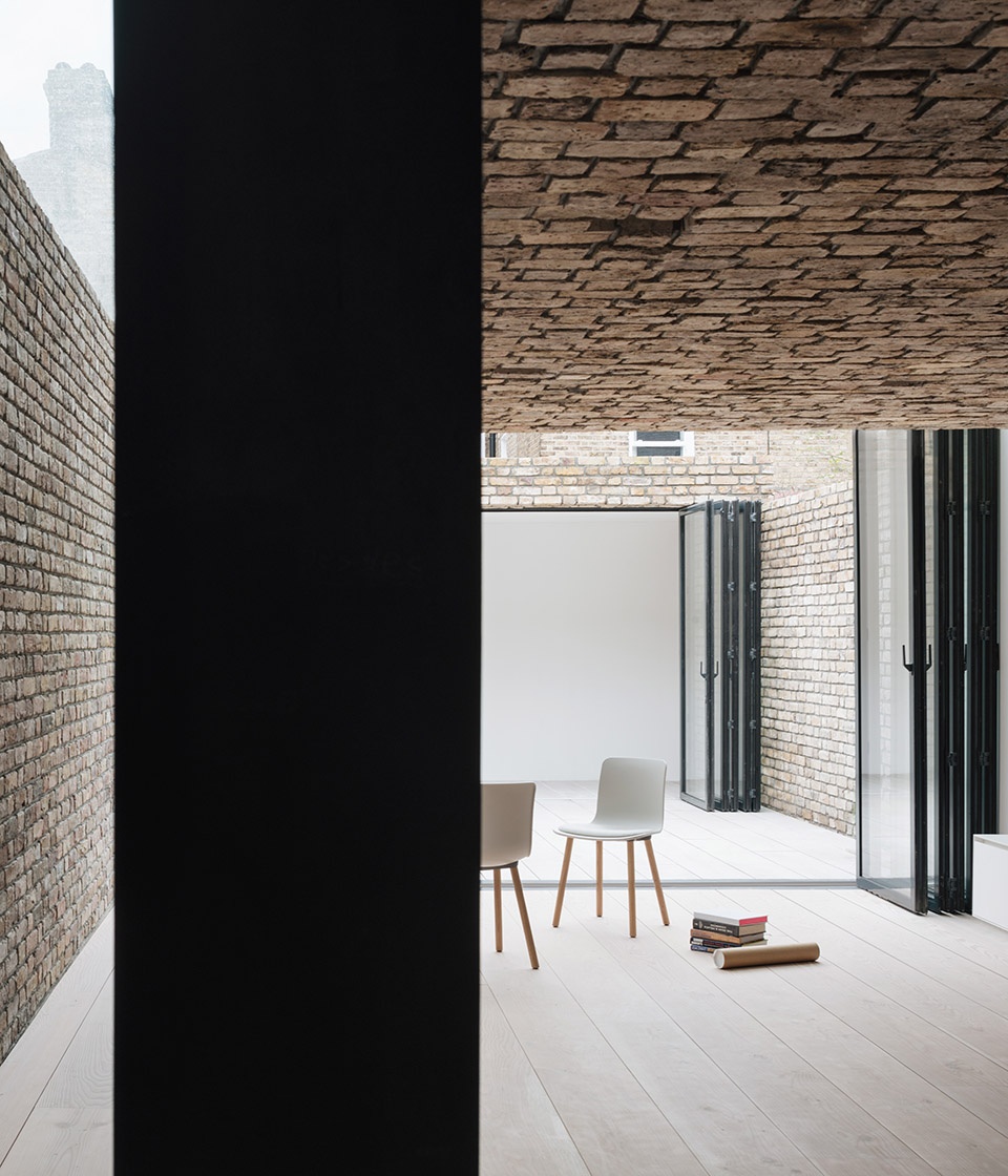 repoussoir by con form architects
