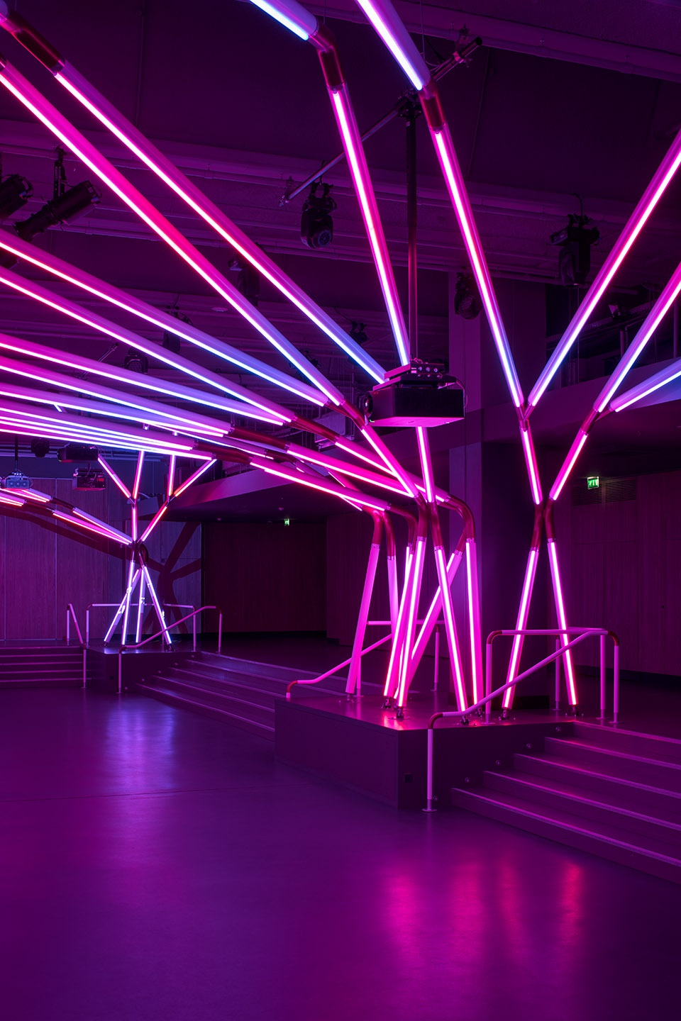 rhizomatic grid for terminal 7 club by estudio guto requena