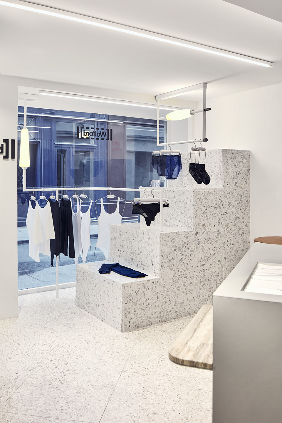 Wolford Store Paris by Studio Modijefsky 谷德设计网