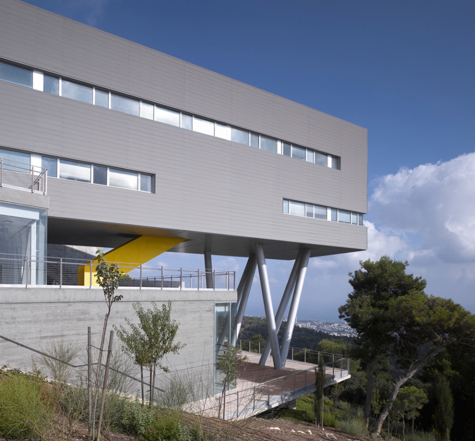 haifa university student center by chyutin architects