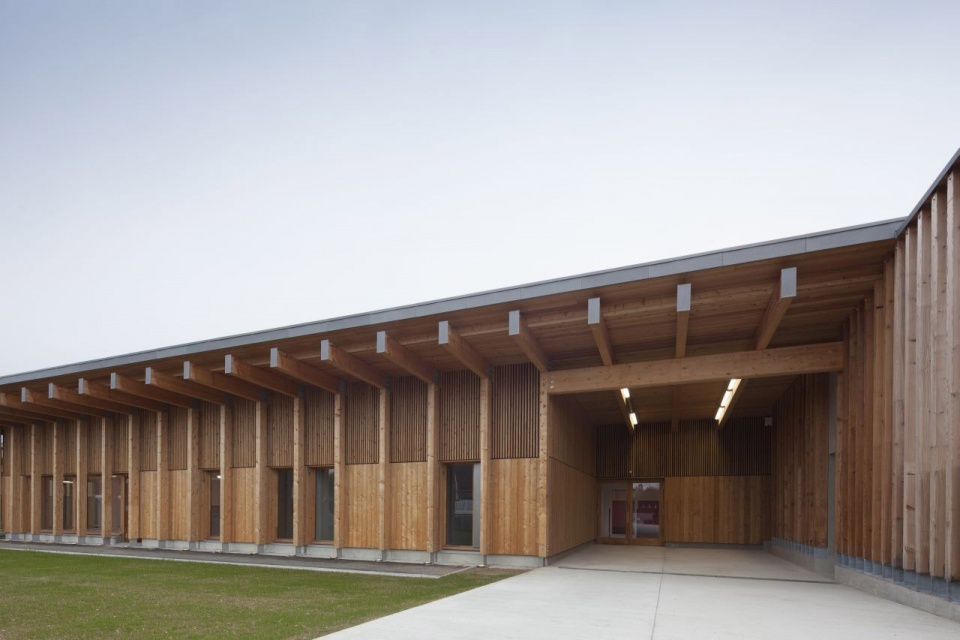 house childhood at saint genis pouilly by clermont architectes