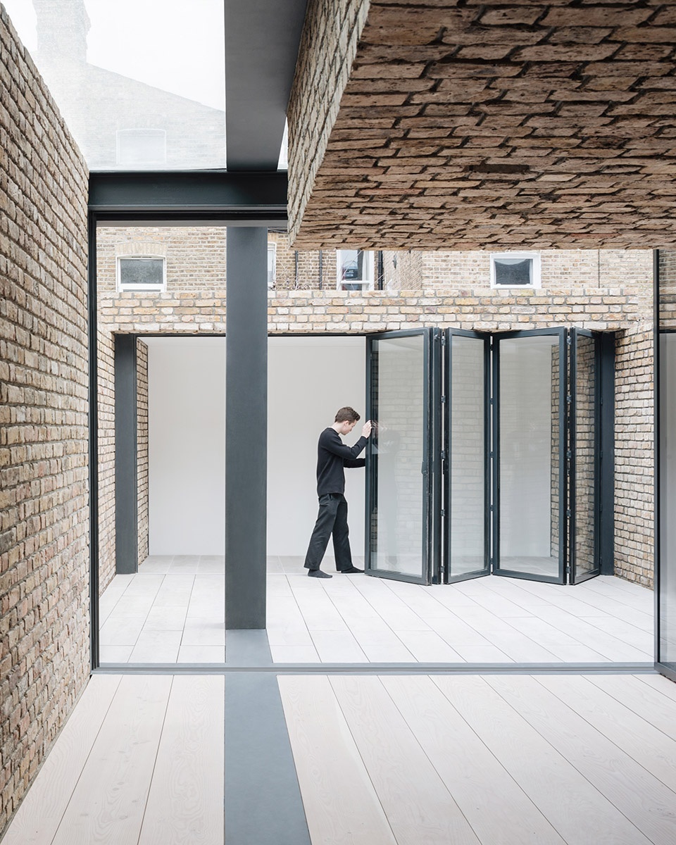 repoussoir by con form architects