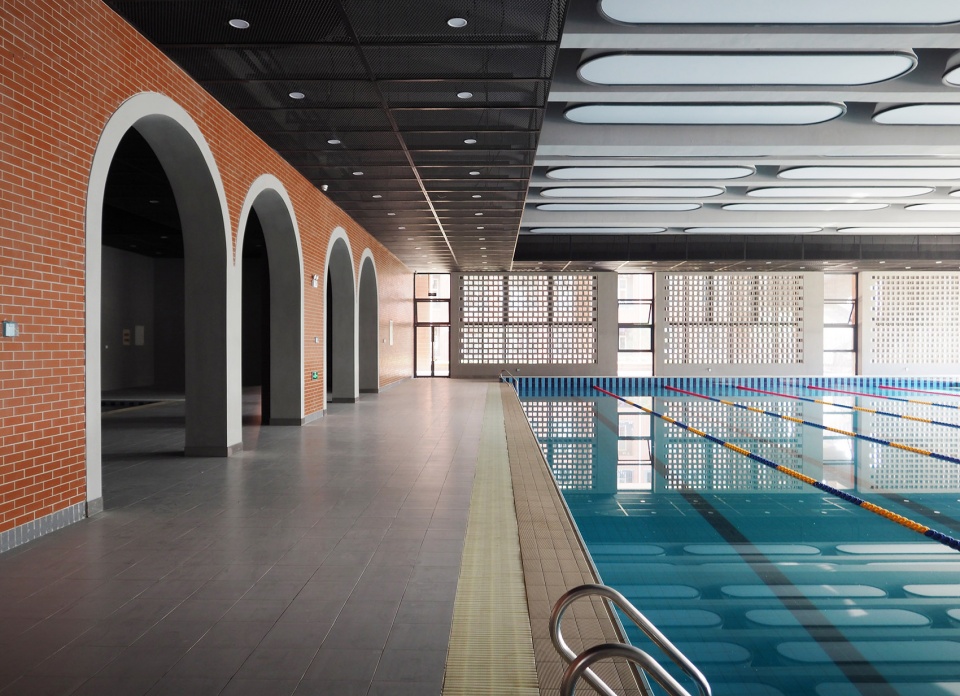 jinhong middle school gymnasium china by le architects