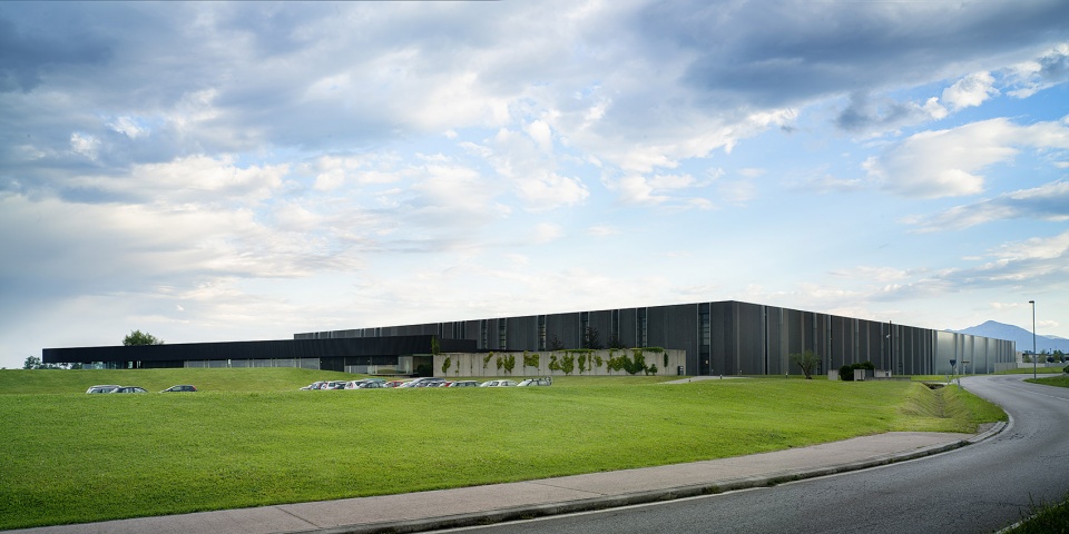 pratic 2 productive complex enlargement by geza