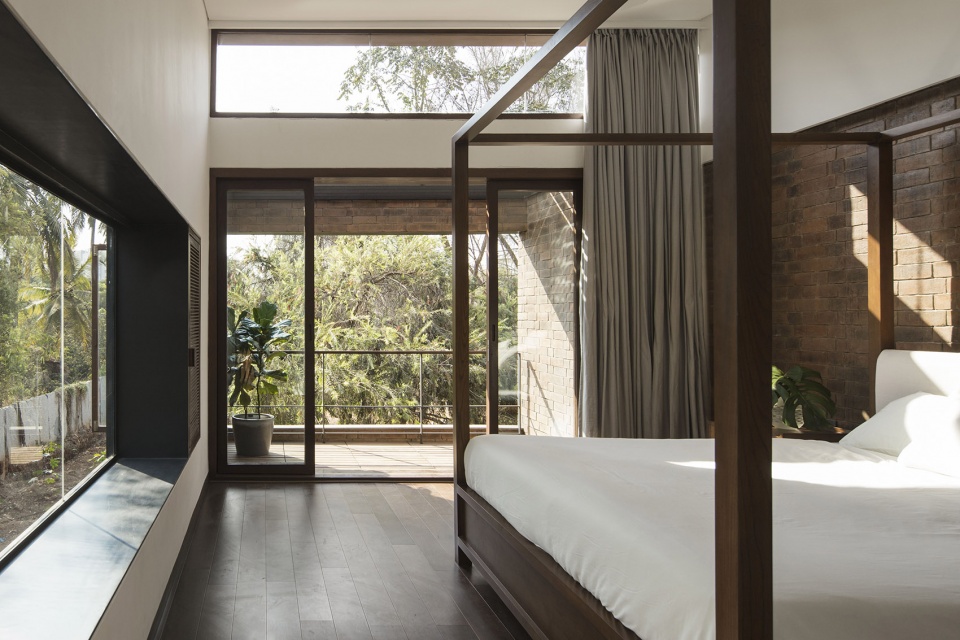 brick house by collectiveproject