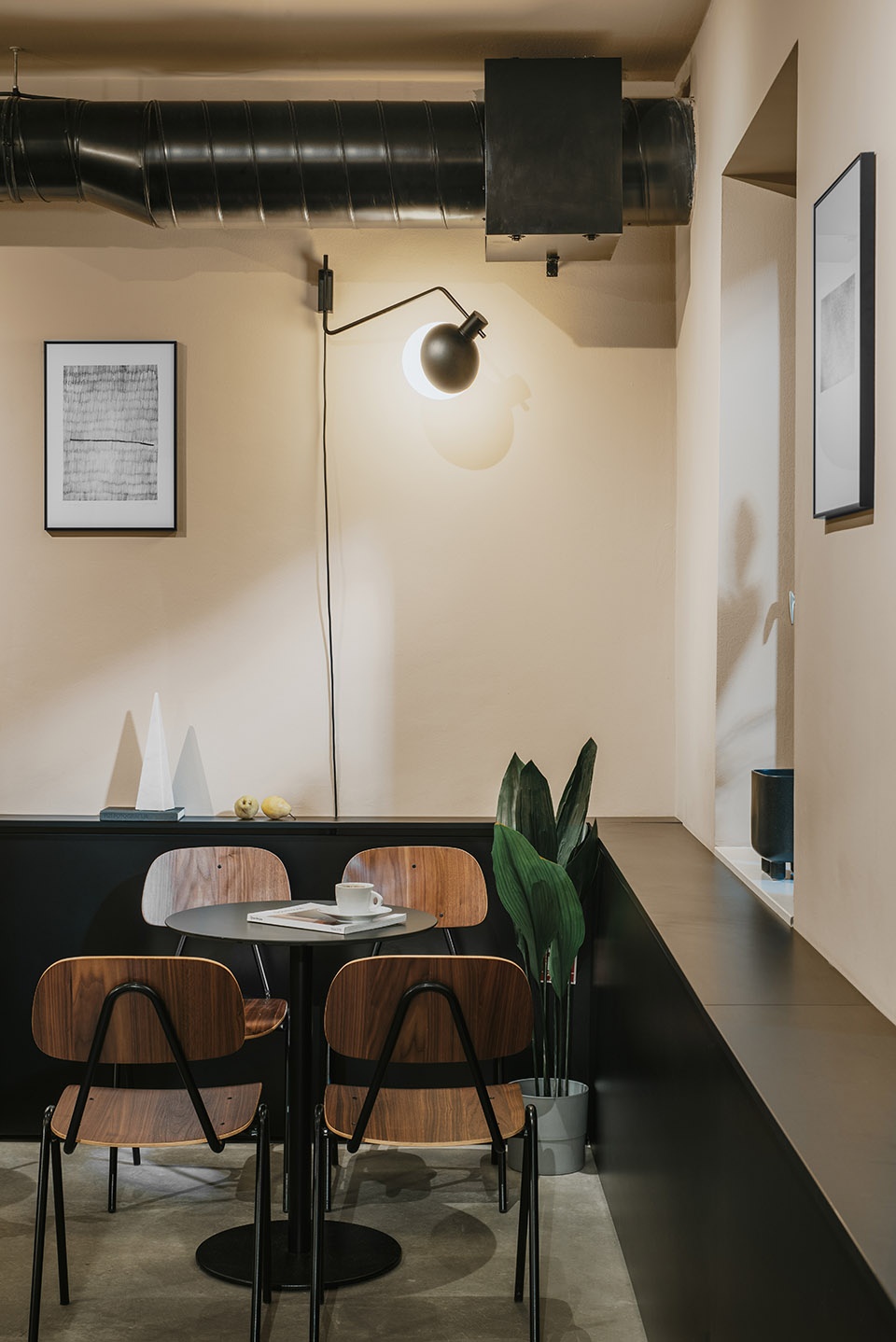 regular bar by regular company