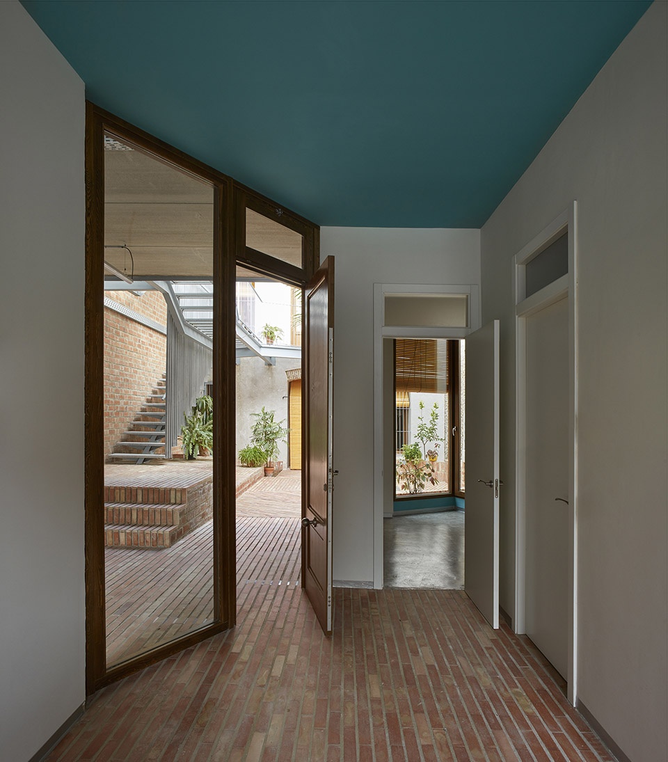 residential building renovation by david estal arturo sanz