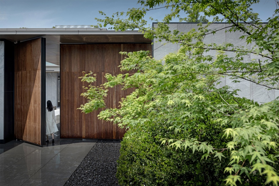 courtyard of suzhou stream villa change studio