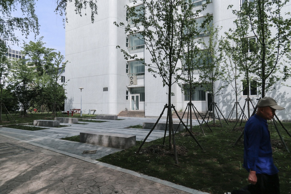 020-four-squares-landscape-micro-update-of-siping-road-campus-of-tongji-university-china-by-tjad-960x640.jpg