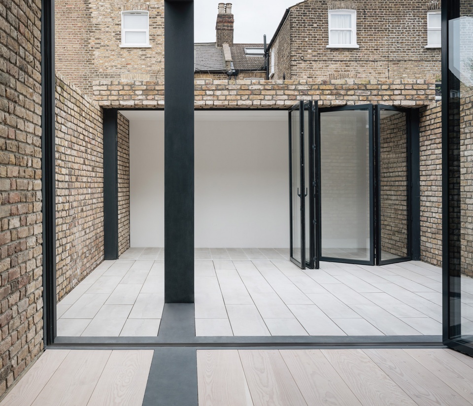 repoussoir by con form architects