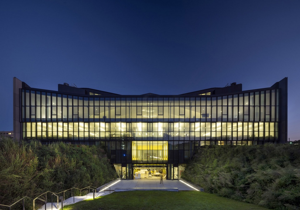 daniels building at one spadina crescent by nadaaa
