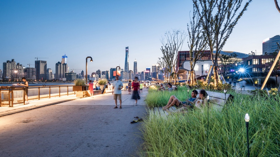 public space of yangpu riverfront south section phase ii china by daguan landscape design