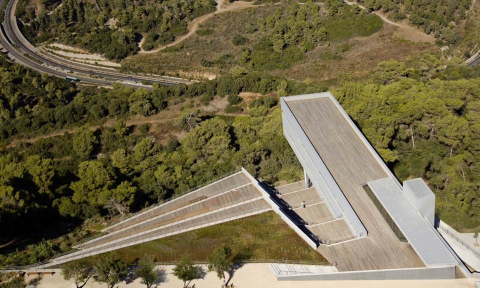 haifa university student center by chyutin architects