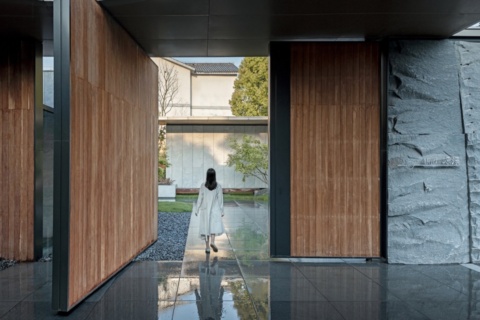 courtyard of suzhou stream villa change studio