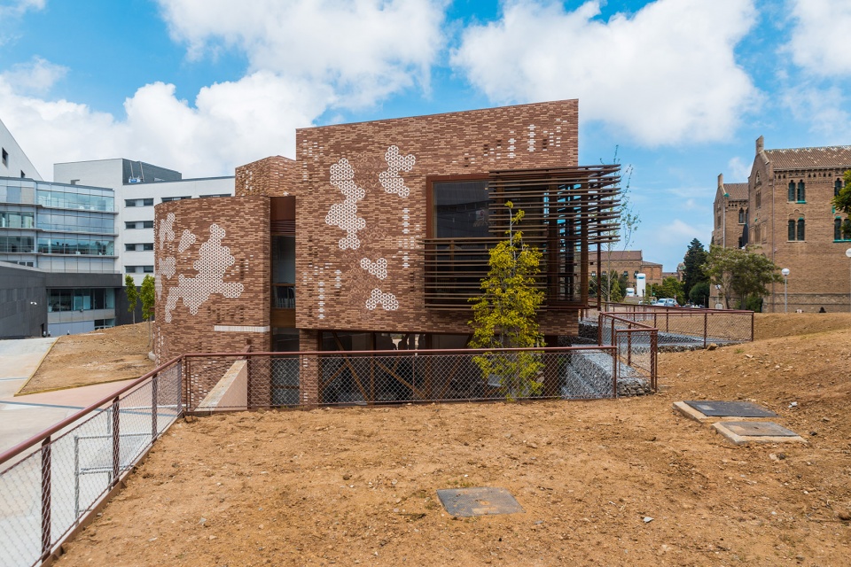 kalida sant pau centre by miralles tagliabue embt