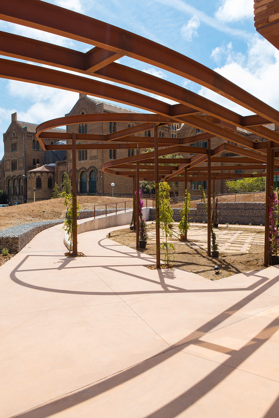 kalida sant pau centre by miralles tagliabue embt