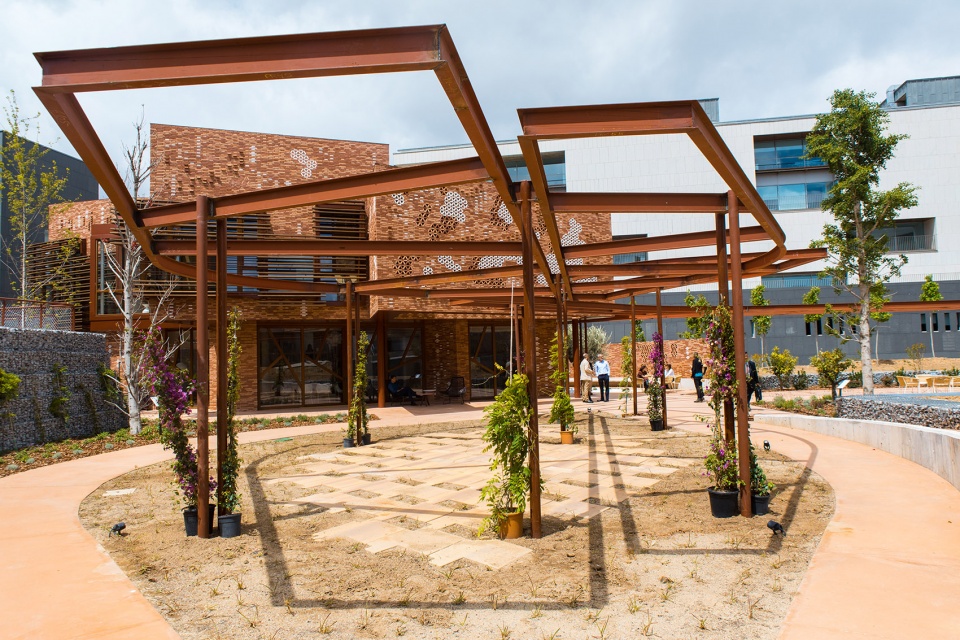 kalida sant pau centre by miralles tagliabue embt