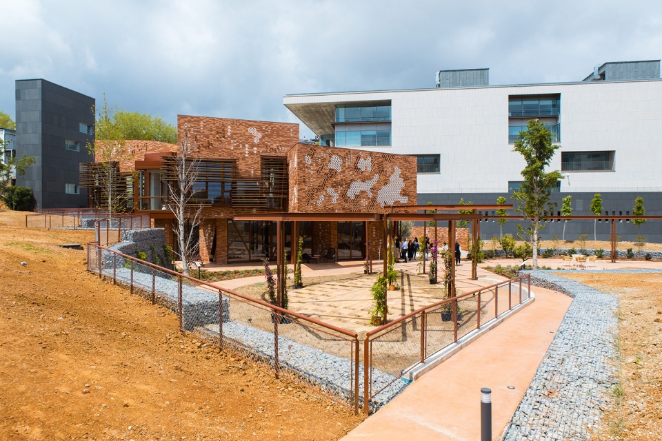 kalida sant pau centre by miralles tagliabue embt