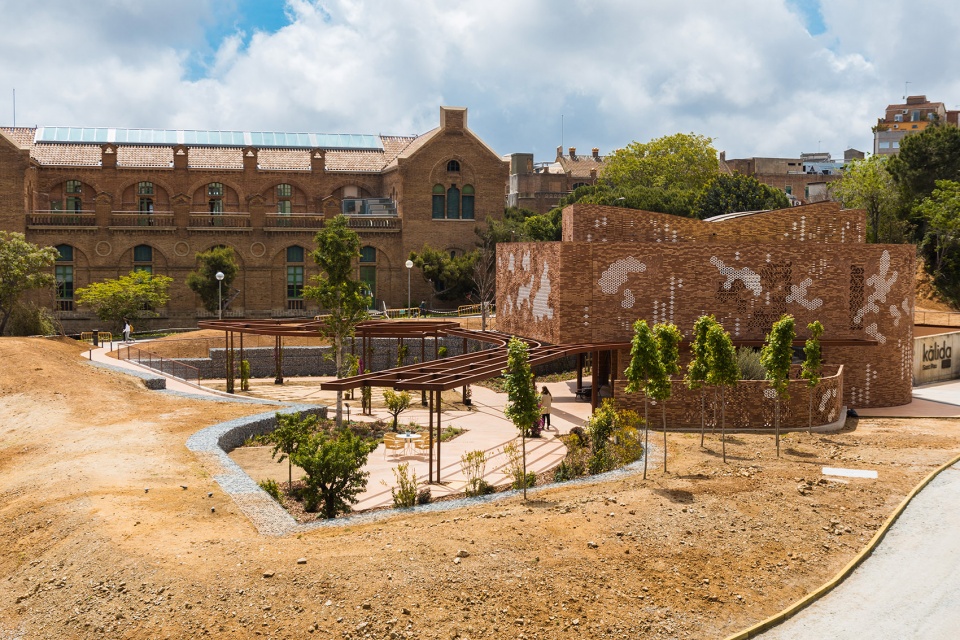 kalida sant pau centre by miralles tagliabue embt