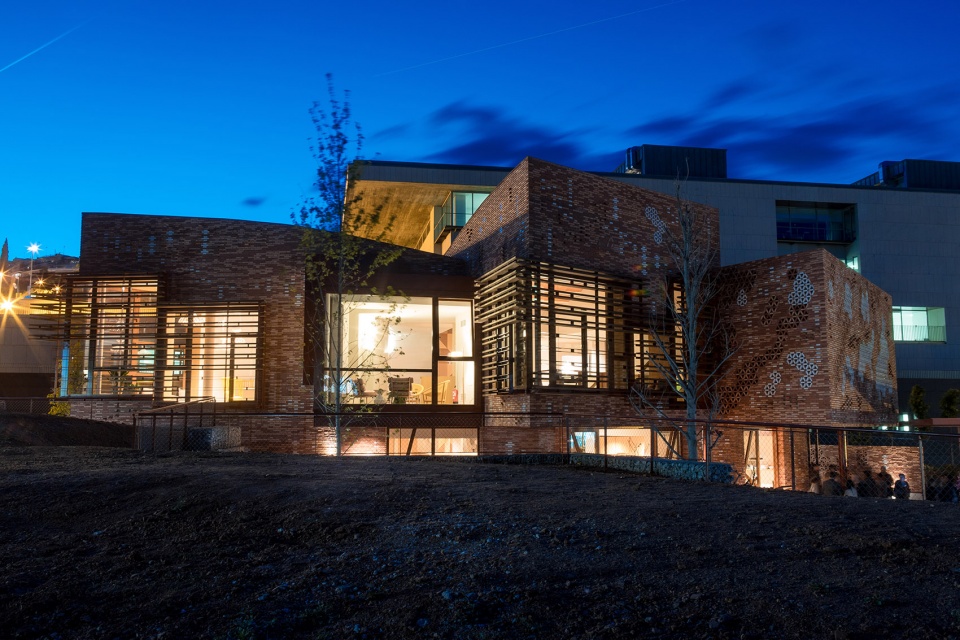 kalida sant pau centre by miralles tagliabue embt