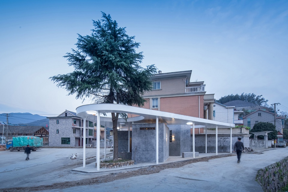 public toilet at sanchakou in zhejiang china by shulin architectural design