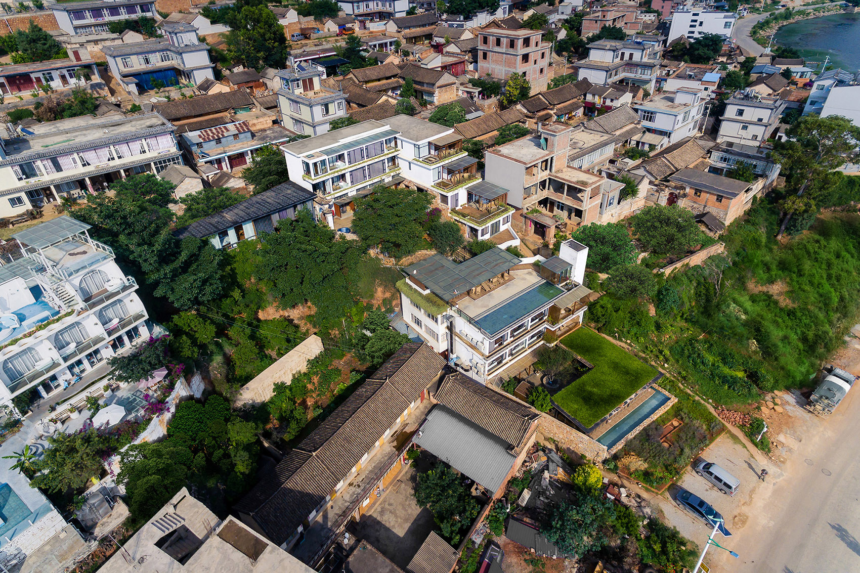 Embracing Nature     Dali Munwood Panorama Resort Hotel  China IDO