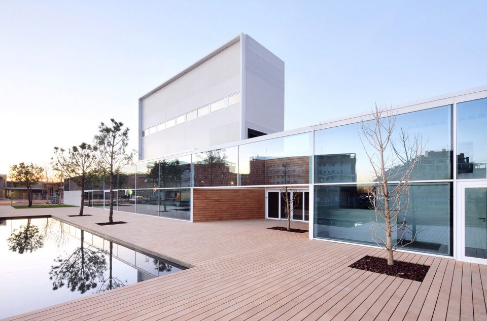 leisure centre azuqueca de henares by abalos sentkiewicz as