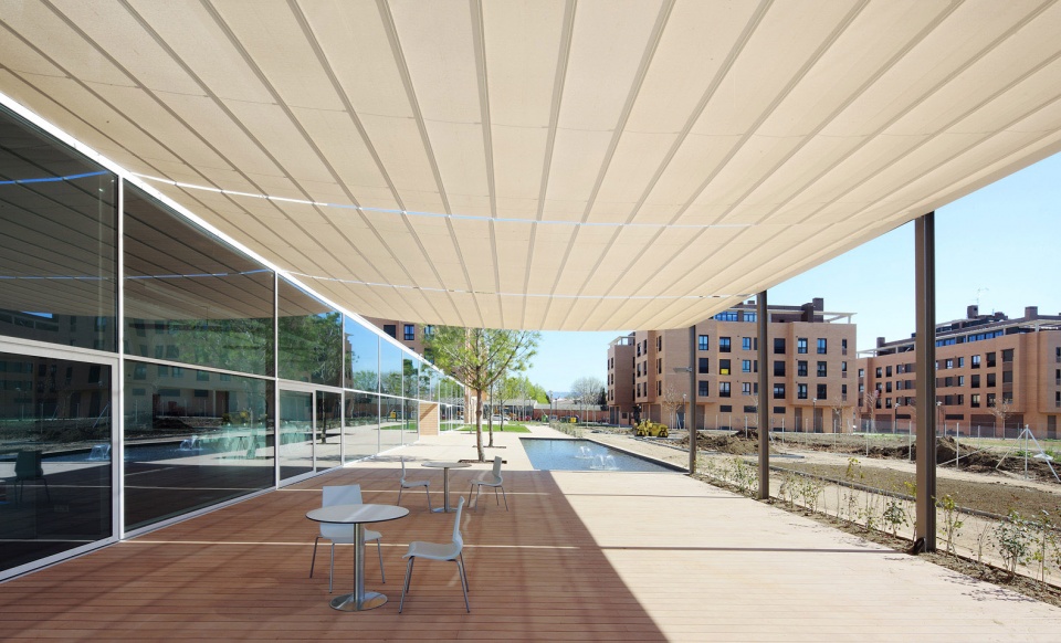 leisure centre azuqueca de henares by abalos sentkiewicz as