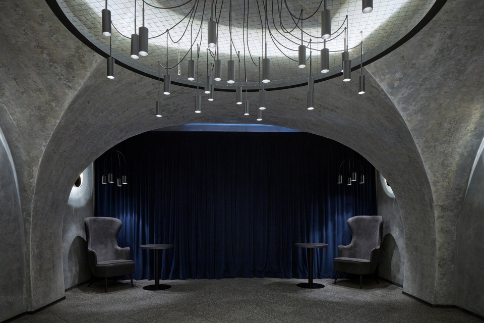 moon club by formafatal macharteichman