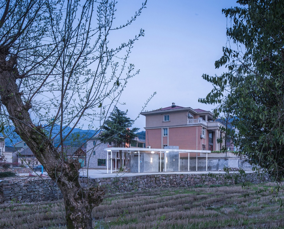public toilet at sanchakou in zhejiang china by shulin architectural design