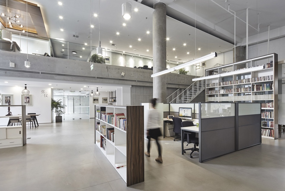 share television media office building in digital manor c china by ideal design construction inc