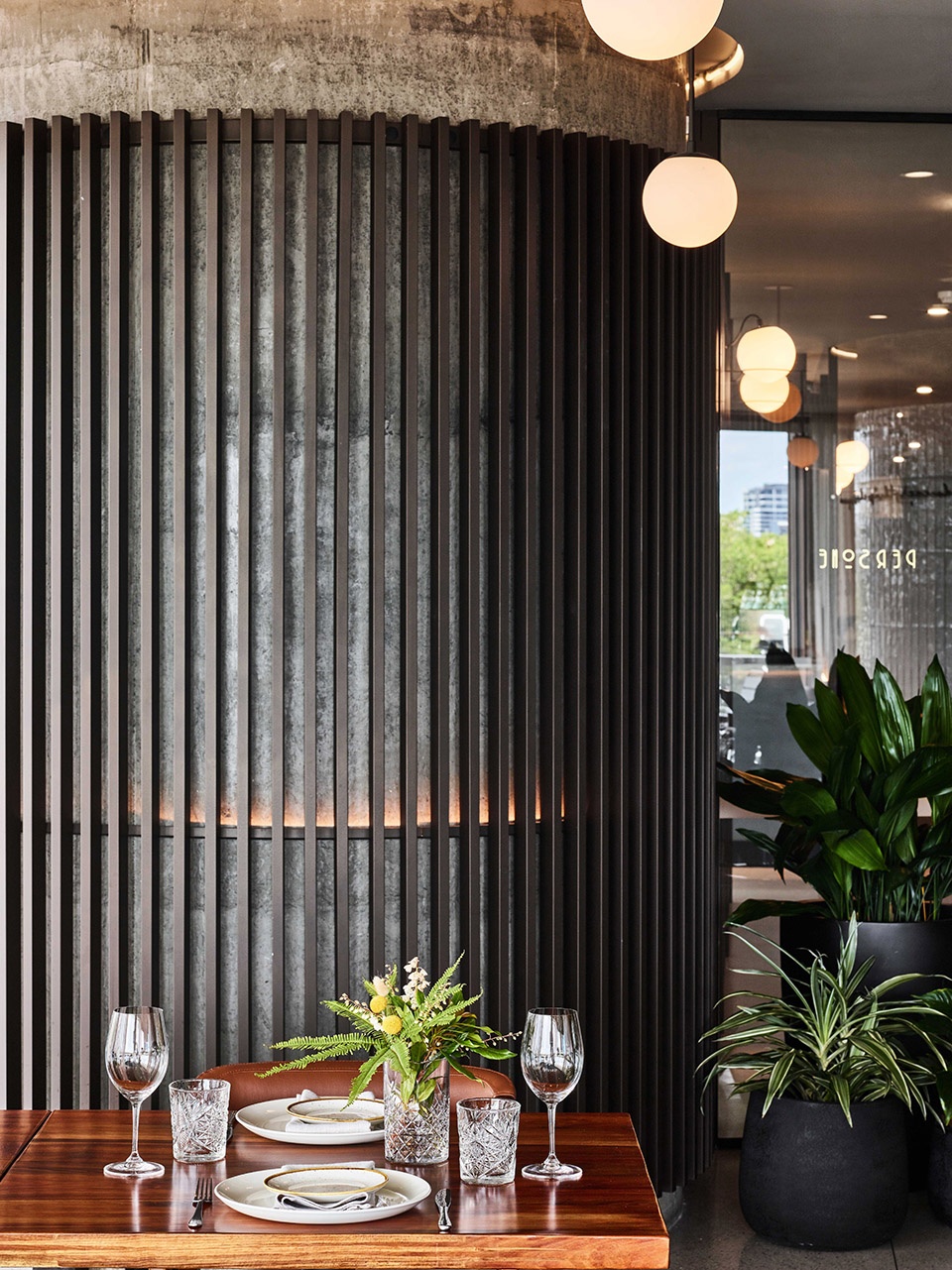 persone bar and restaurant by plus architecture