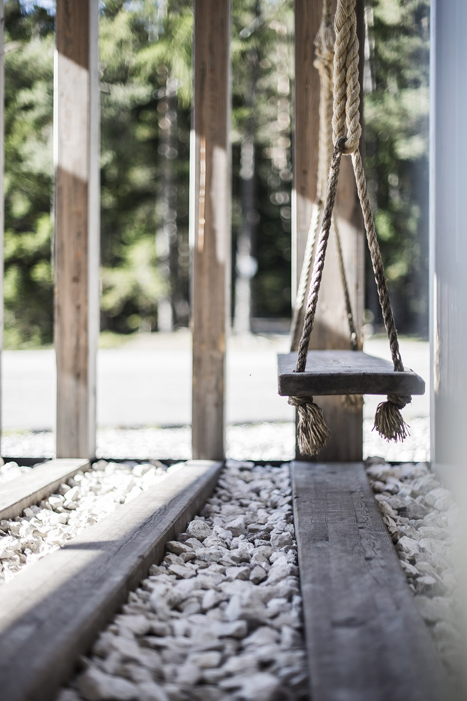 swinging frames by noa