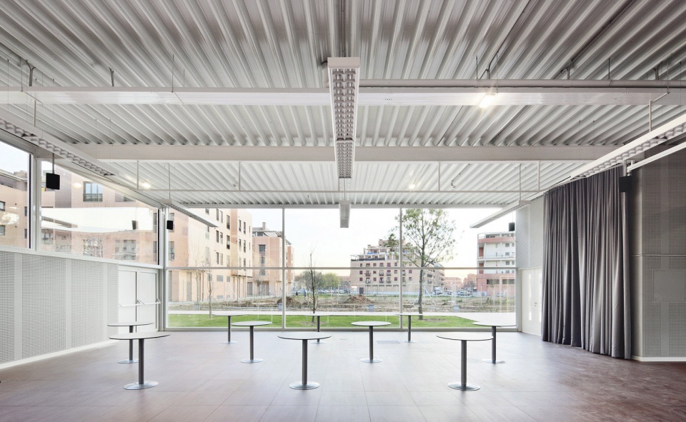 leisure centre azuqueca de henares by abalos sentkiewicz as