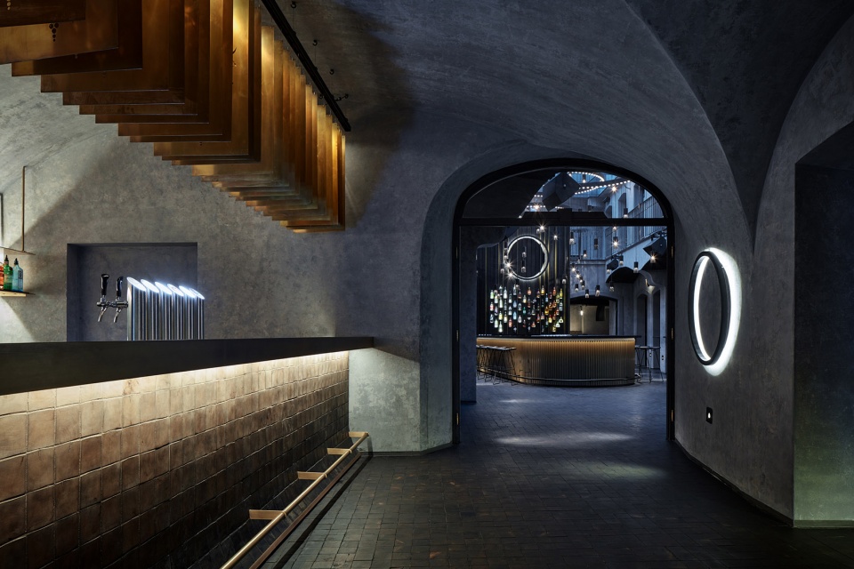 moon club by formafatal macharteichman