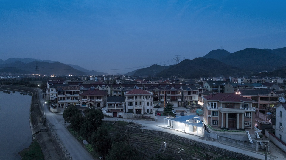 public toilet at sanchakou in zhejiang china by shulin architectural design