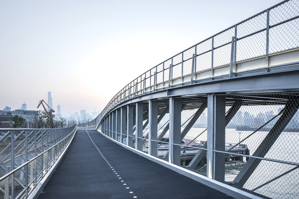 yangjing canal pedestrian bridge china by atelier liu yuyang architects