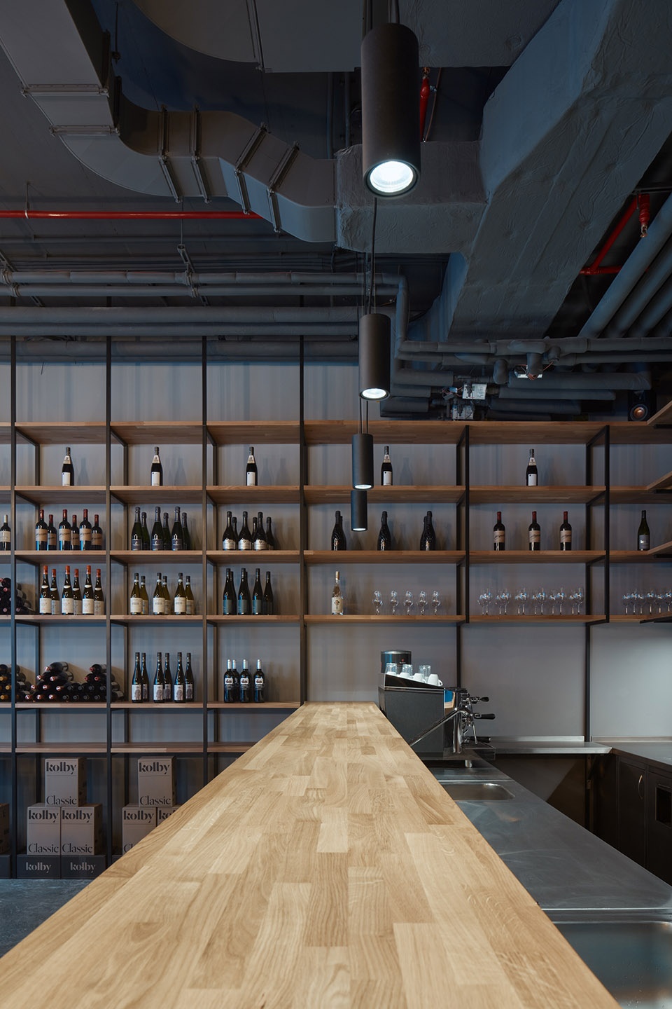 kolby wine bar by cmc architects
