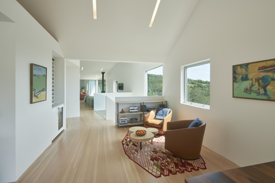 triple barn by mork ulnes architects