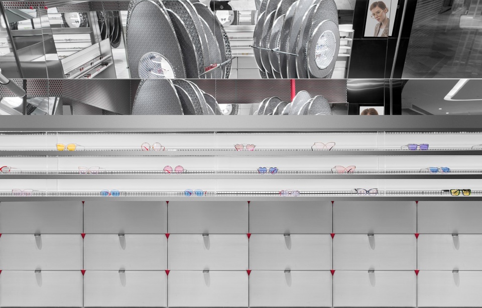 whatever eyewear in shanghai china by roomoo