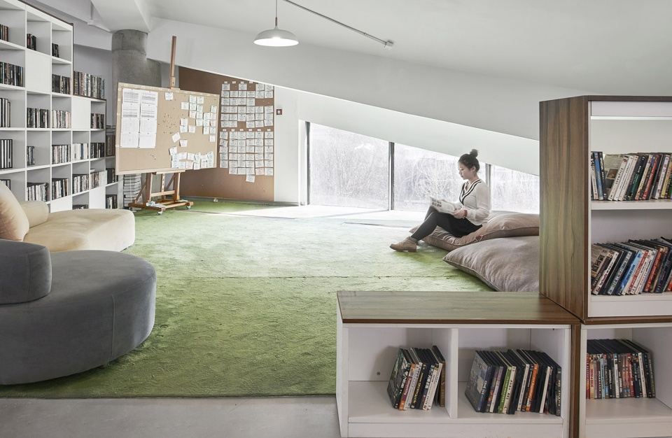 share television media office building in digital manor c china by ideal design construction inc