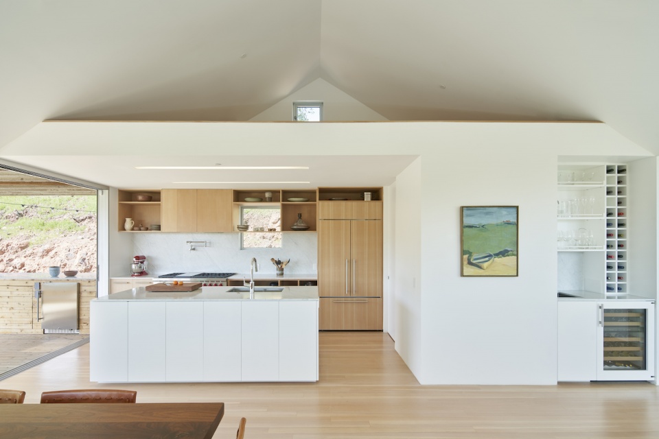 triple barn by mork ulnes architects
