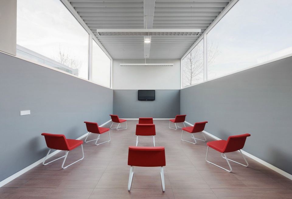 leisure centre azuqueca de henares by abalos sentkiewicz as
