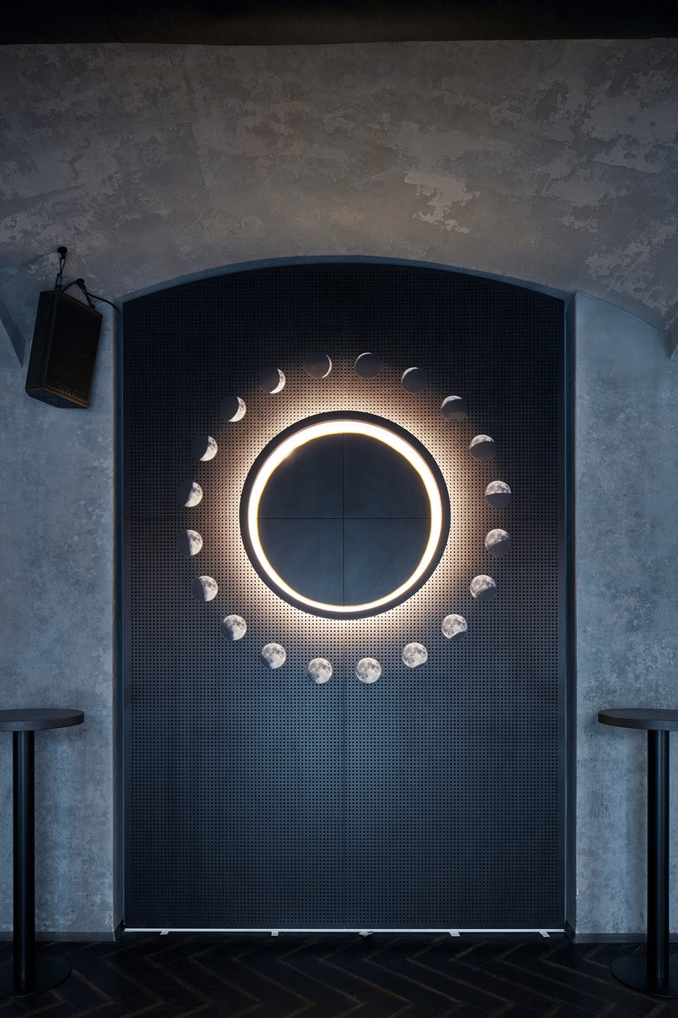 moon club by formafatal macharteichman